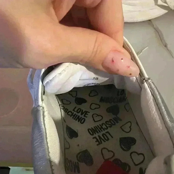 Love Moschino white red heart women sneakers sz 38 pre-owned - Picture 8 of 8